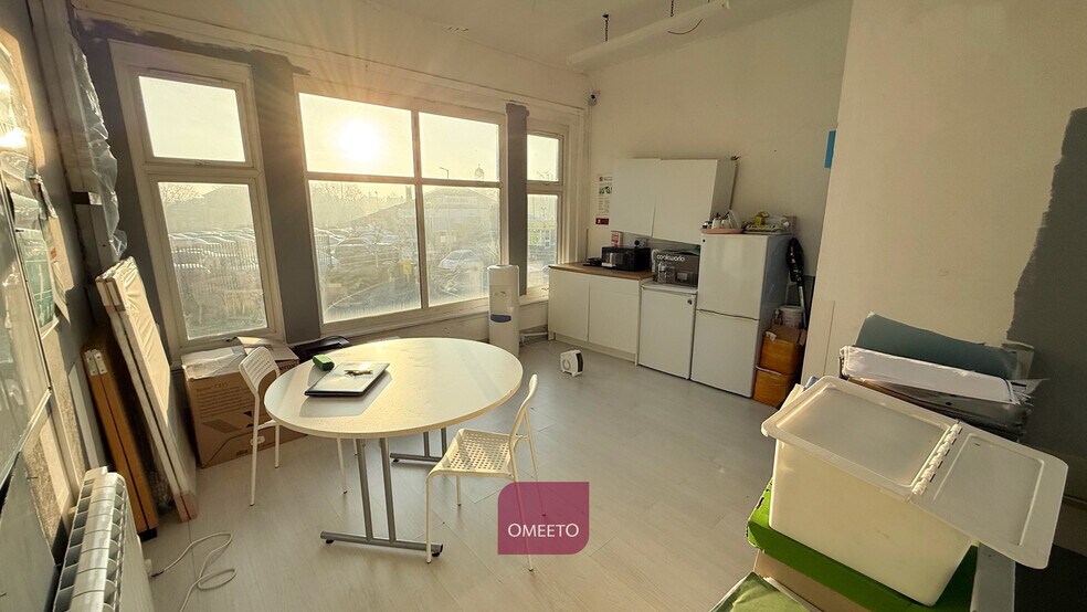 74 Babington Ln, Derby à louer - Photo du bâtiment - Image 3 de 7