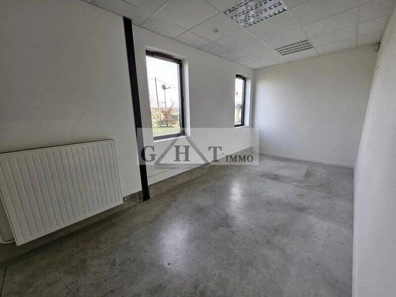 Bureau dans Moissy-Cramayel à louer - Photo intérieure - Image 2 de 6