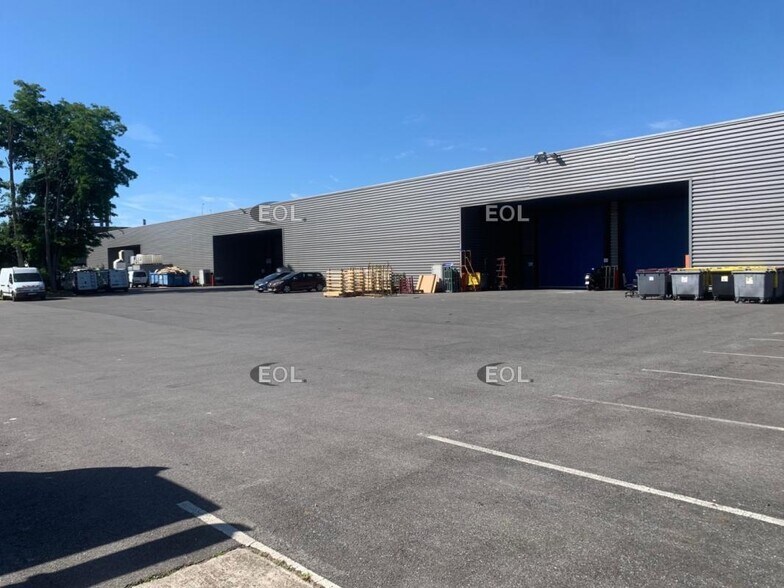 Flex dans Alfortville à louer - Photo du bâtiment - Image 3 de 10