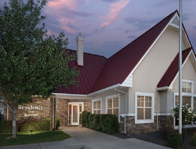 Residence Inn & Courtyard Chico portefeuille de 2 propriétés à vendre sur LoopNet.ca Photo principale- Image 1 de 12