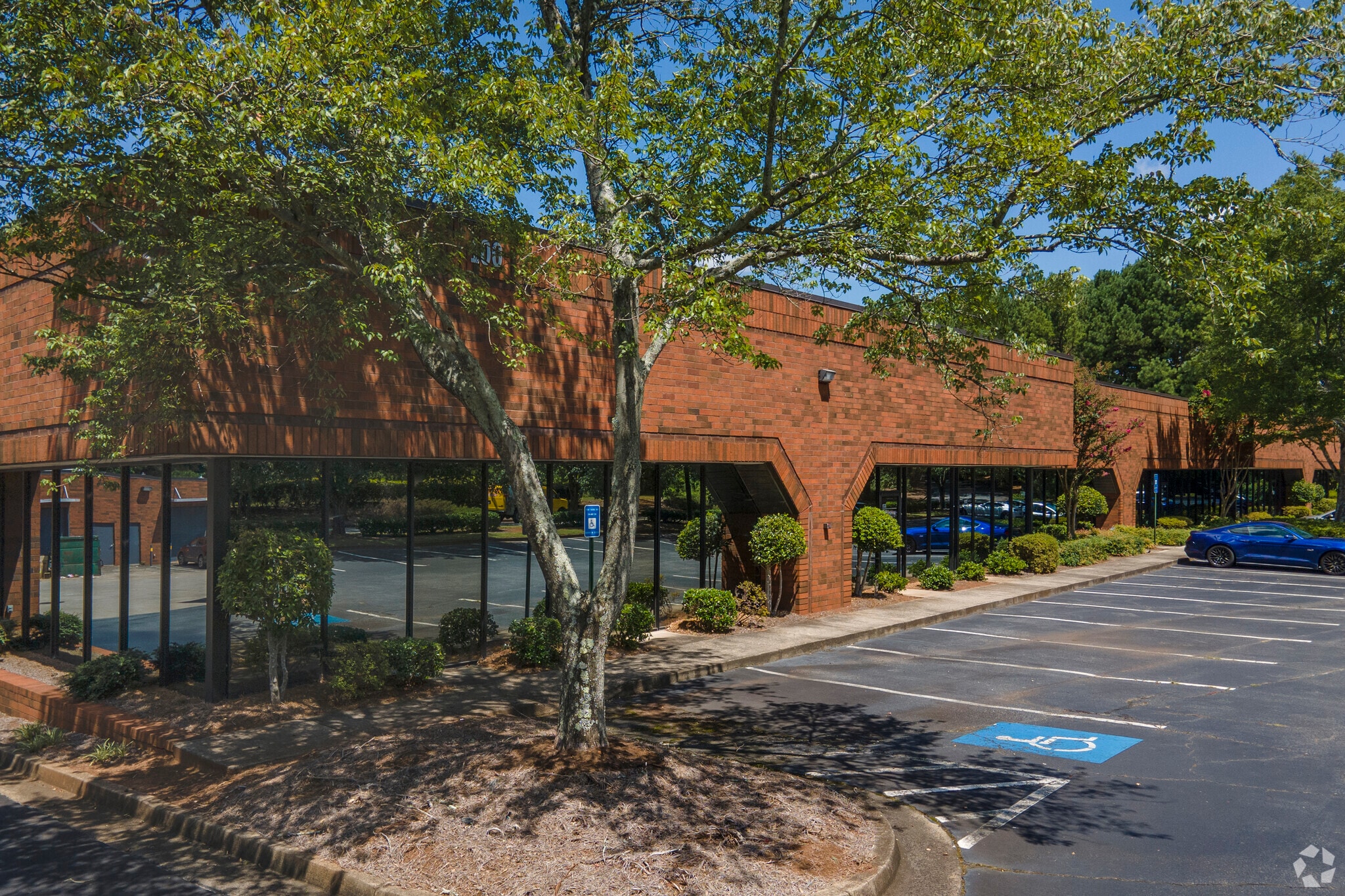 11660 Alpharetta Hwy, Roswell, GA for lease Primary Photo- Image 1 of 9