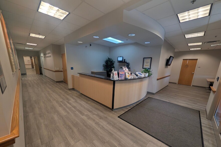 5155 Pennwood Dr, Indianapolis, IN à vendre - Photo du bâtiment - Image 3 de 23