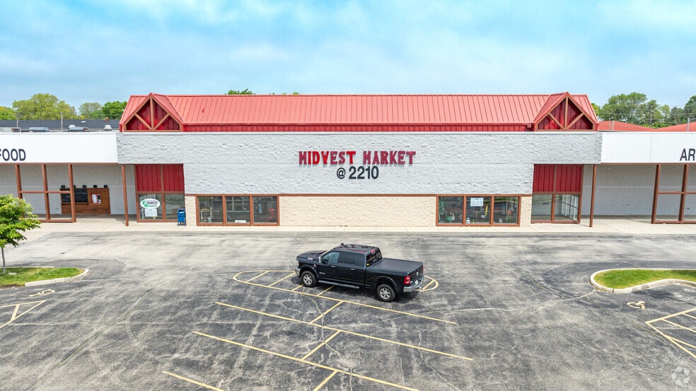 2210-2400 Rapids Dr, Racine, WI for sale - Primary Photo - Image 1 of 27