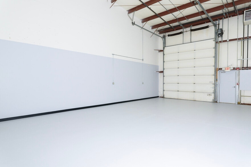 95 Ledge Rd, Seabrook, NH for lease - Building Photo - Image 2 of 19