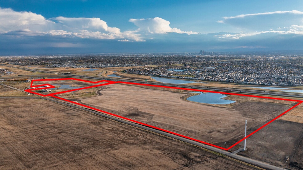 5335 84 St NE, Calgary, AB for sale - Primary Photo - Image 1 of 1