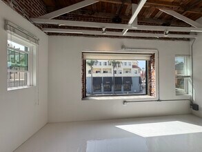 216 Main St, Venice, CA for lease Interior Photo- Image 2 of 6