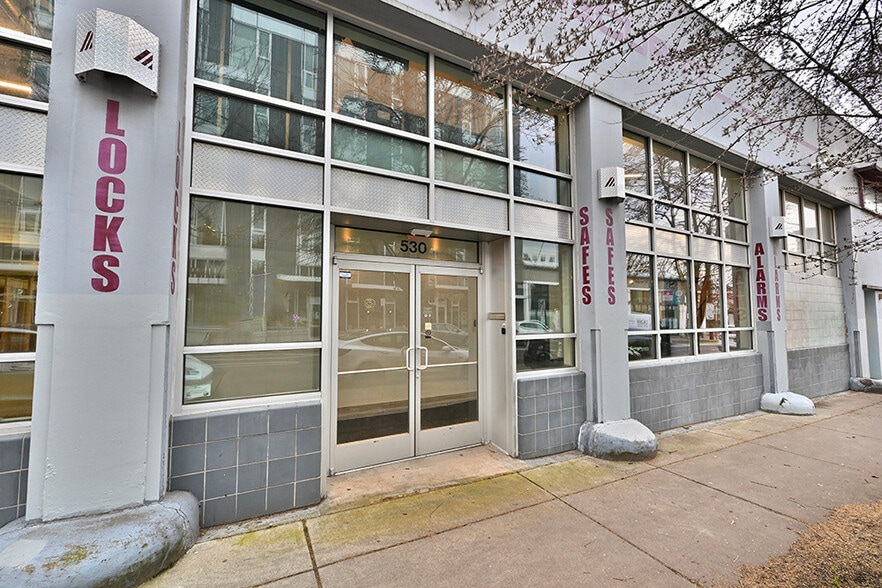 530 NE Couch St, Portland, OR for lease - Building Photo - Image 3 of 32