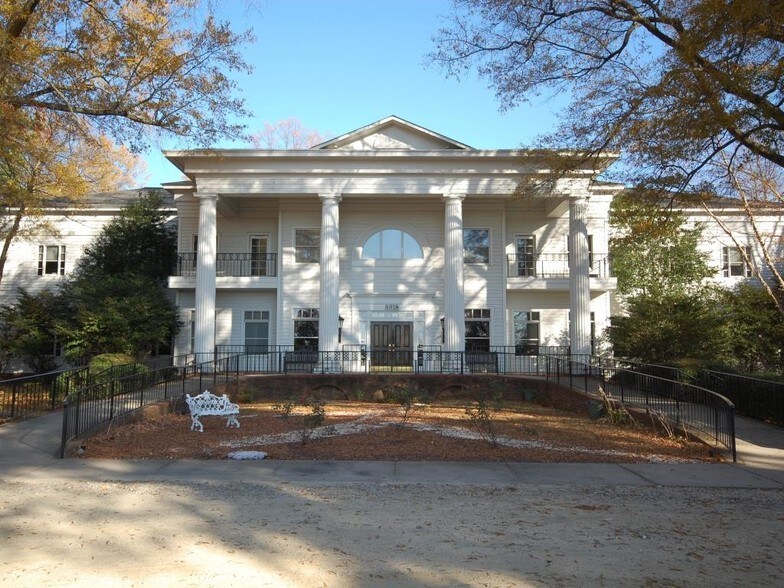 8818 W Market St, Colfax, NC à louer - Photo principale - Image 1 de 15
