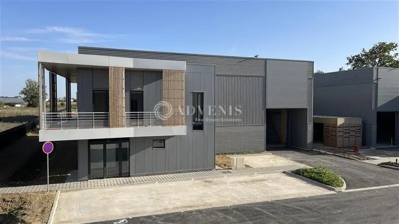 Flex in Chanteloup-en-Brie for sale - Building Photo - Image 1 of 12
