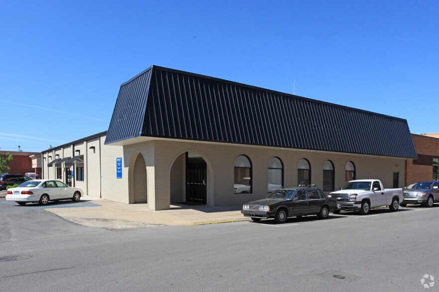 216 W Walnut St, Danville, KY à vendre - Photo principale - Image 1 de 6