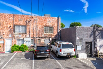 245-251 S Robertson Blvd, Beverly Hills, CA for lease Interior Photo- Image 2 of 23