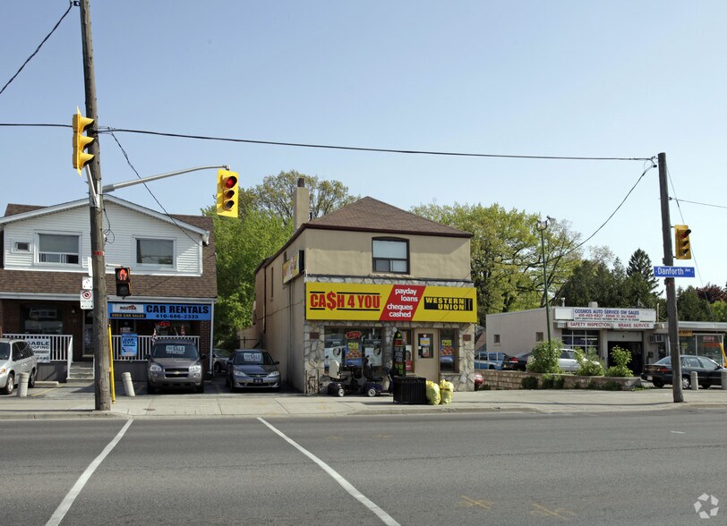3205 Danforth Ave, Toronto, ON à vendre - Photo principale - Image 1 de 1