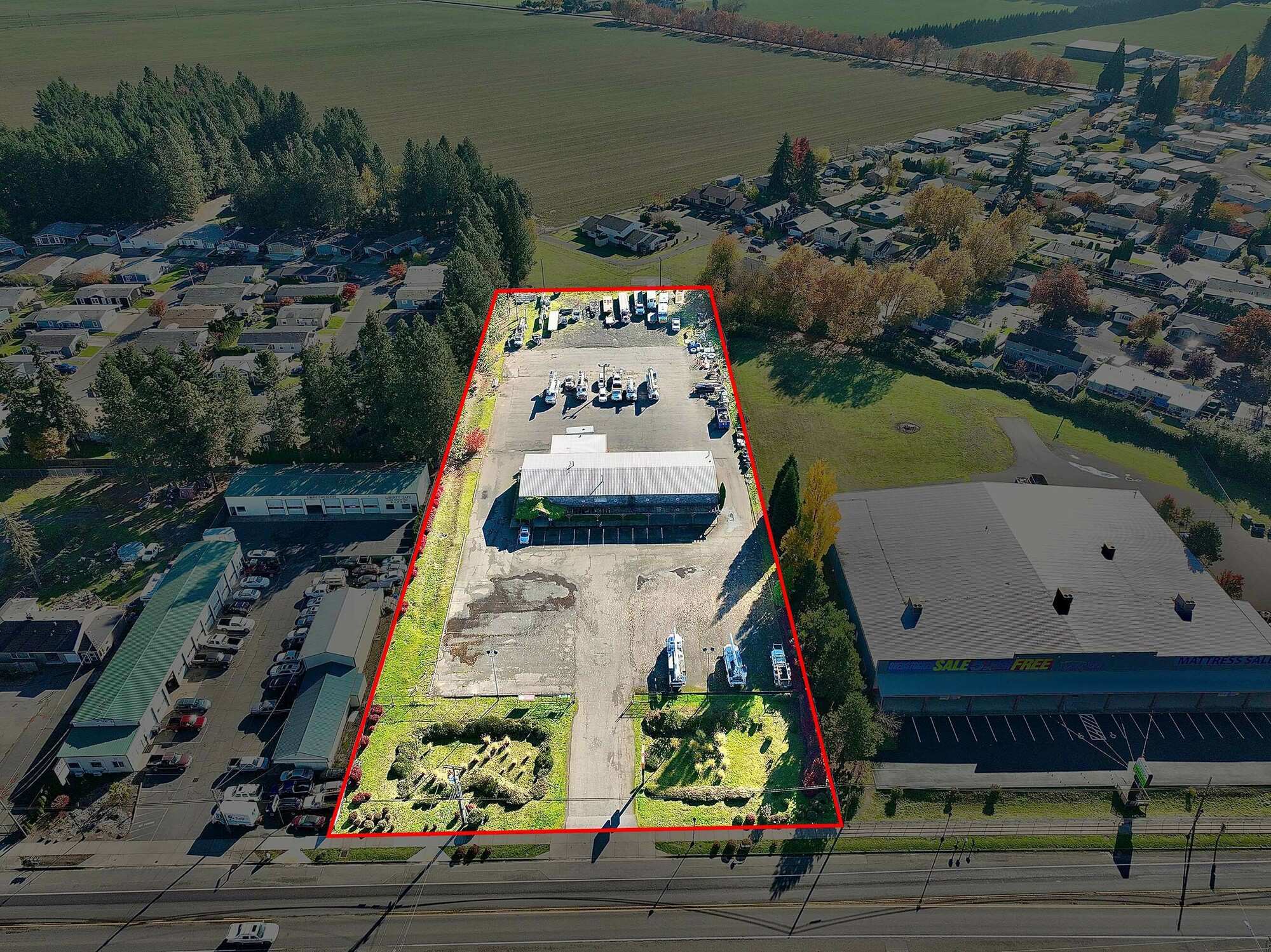3884 Pacific Hwy, Hubbard, OR for lease Building Photo- Image 1 of 7