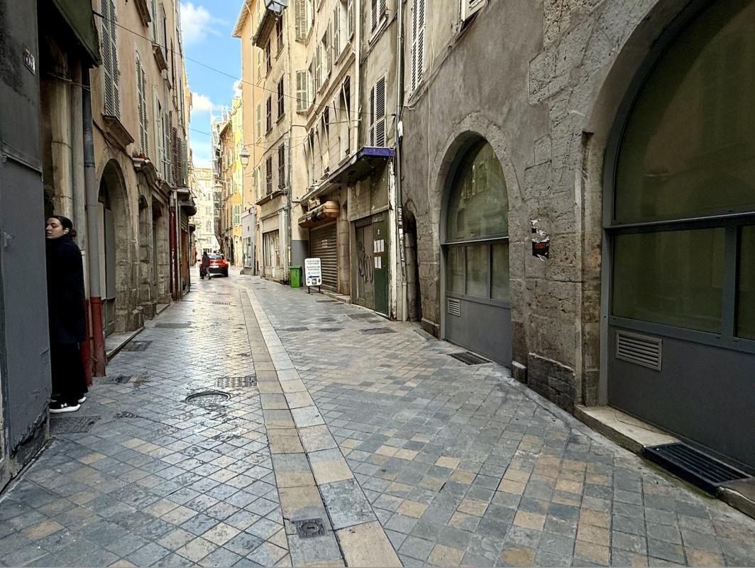 Commerce de détail dans Toulon à vendre Photo du bâtiment- Image 1 de 6