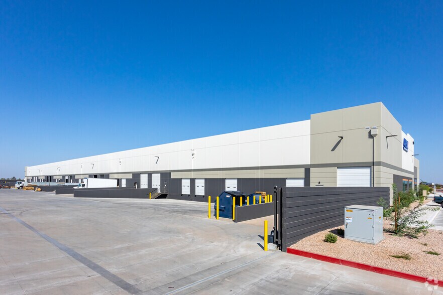 7925 E Ray Rd, Mesa, AZ à louer - Photo du bâtiment - Image 3 de 5