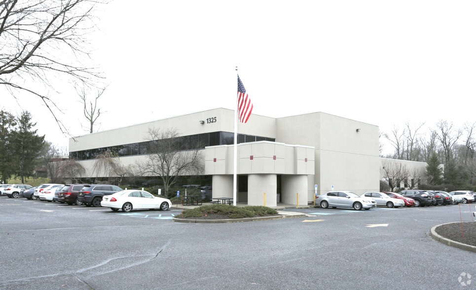 1325 Campus Pky, Wall Township, NJ for lease - Building Photo - Image 1 of 3