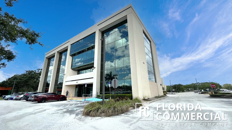 900-904 E Prima Vista Blvd, Port Saint Lucie, FL à louer - Photo du bâtiment - Image 1 de 15