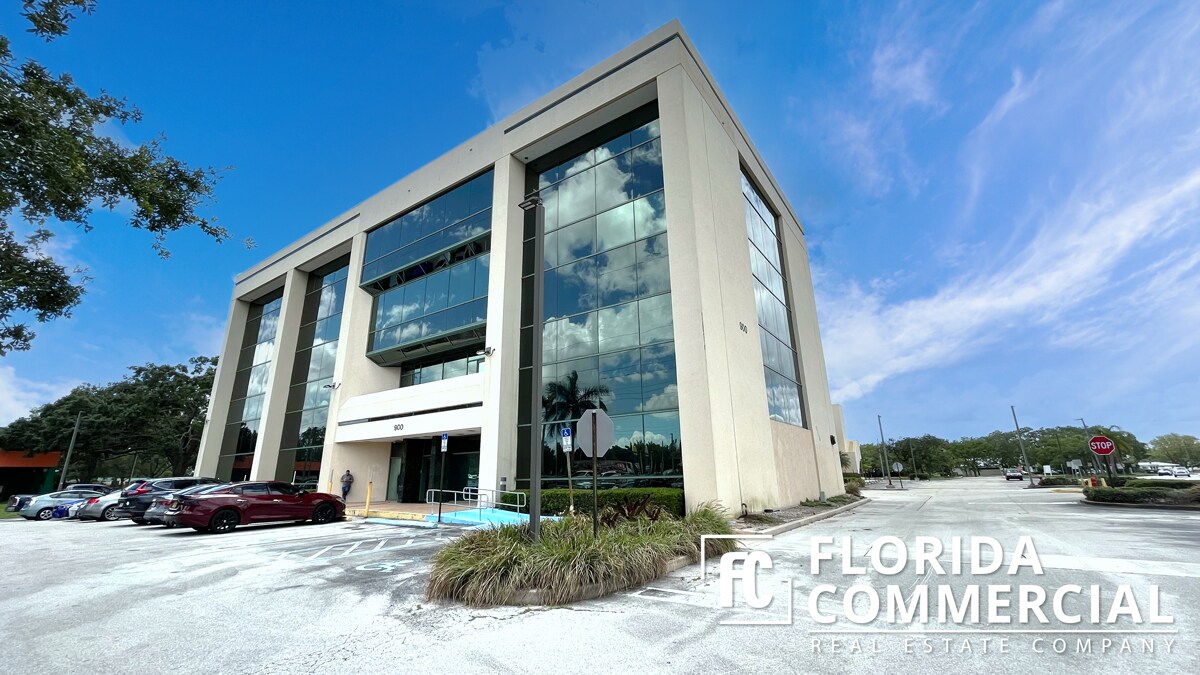 900-904 E Prima Vista Blvd, Port Saint Lucie, FL à louer Photo du bâtiment- Image 1 de 16
