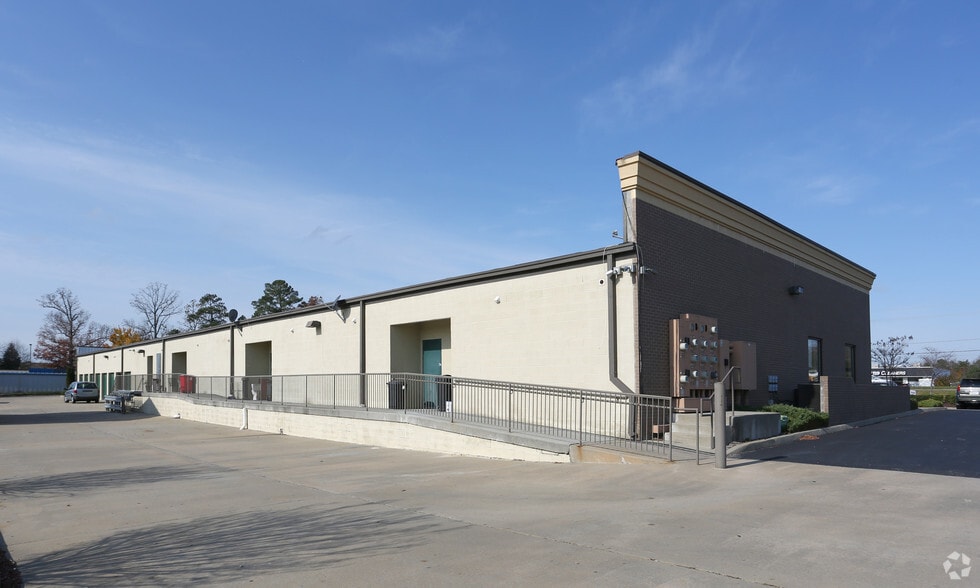 10601-10712 Hull Street Rd, Midlothian, VA for lease - Building Photo - Image 2 of 8