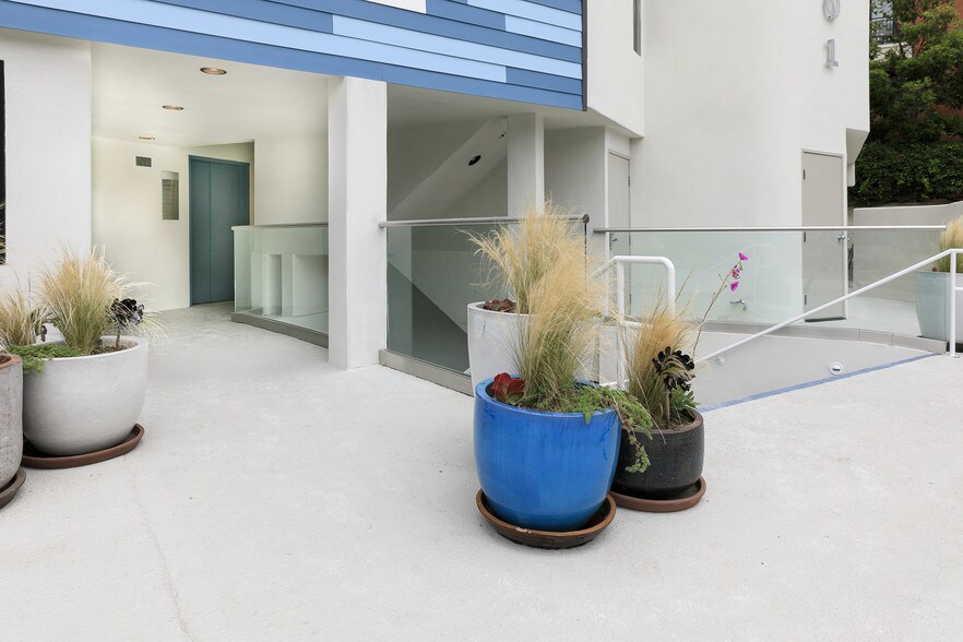 7301 Girard Ave, La Jolla, CA à louer - Hall d’entrée - Image 3 de 14