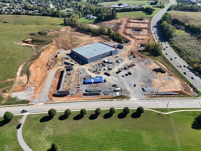 2300 Ring Rd, Elizabethtown, KY à louer - Photo du bâtiment - Image 2 de 2