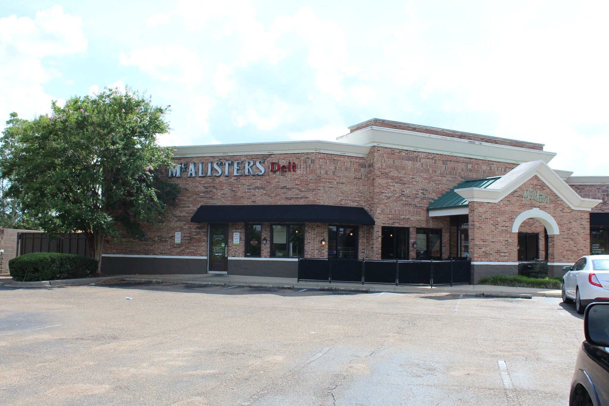 1065 River Oaks Dr, Flowood, MS for lease Building Photo- Image 1 of 14