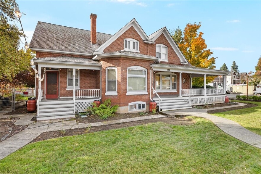 139 SW I St, Grants Pass, OR à vendre - Photo du bâtiment - Image 3 de 45