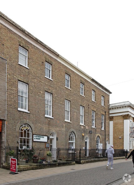 37 High St, Huntingdon à louer - Photo du bâtiment - Image 2 de 6