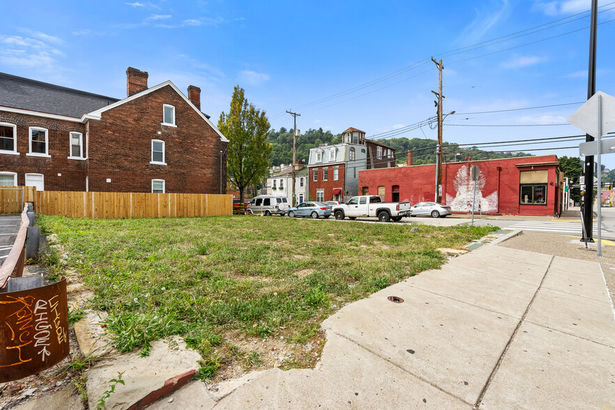 1100 E Carson St, Pittsburgh, PA for sale - Building Photo - Image 2 of 9