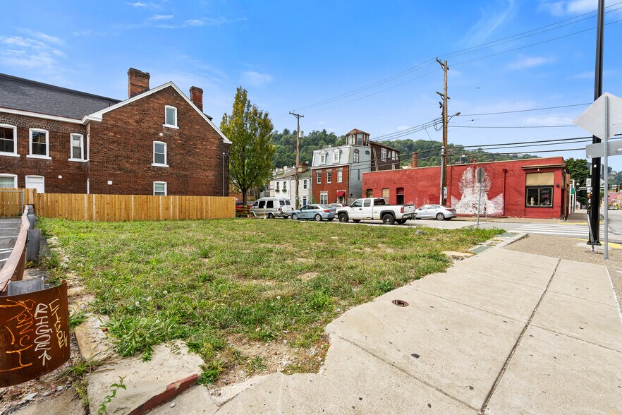 1100 E Carson St, Pittsburgh, PA à vendre - Photo du bâtiment - Image 2 de 9