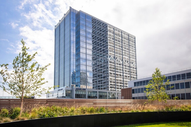 Plus de détails pour 833 E Michigan St, Milwaukee, WI - Bureau, Commerce de détail à louer