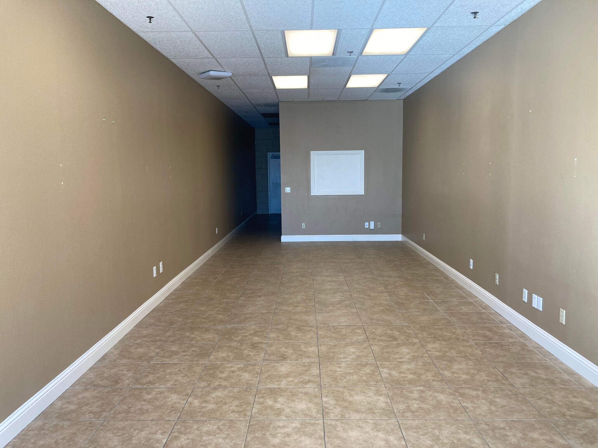 1025 S Main St, Red Bluff, CA for lease Building Photo- Image 1 of 1