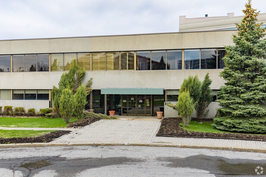 237 Boul Hymus, Pointe-claire, QC à louer - Photo du bâtiment - Image 3 de 4