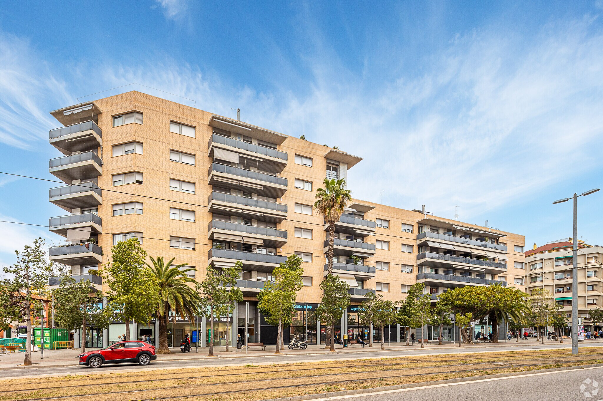Commerce de détail dans Esplugues de Llobregat, Barcelona à louer Photo principale- Image 1 de 3