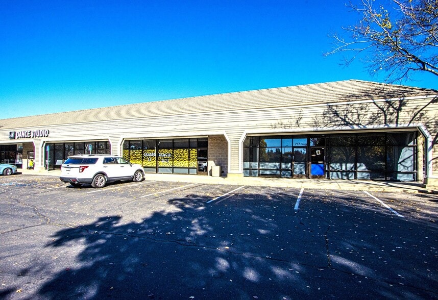 713-817 E Bidwell St, Folsom, CA for lease - Building Photo - Image 3 of 9
