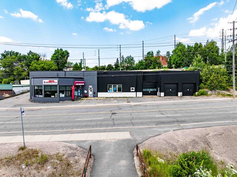 633 Lorne St, Sudbury, ON à louer - Photo du bâtiment - Image 2 de 10