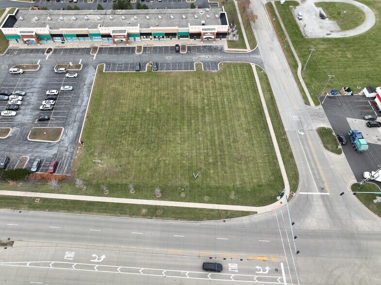 S Frankfort Square Rd, Frankfort, IL à vendre - Photo du bâtiment - Image 3 de 6
