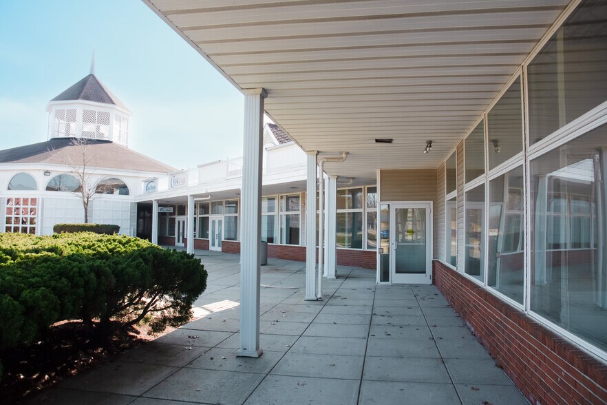 1 Plaza Dr, Toms River, NJ à louer - Photo du bâtiment - Image 3 de 9