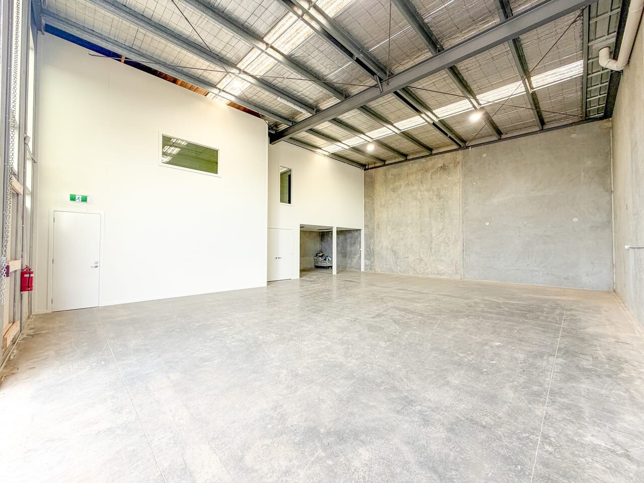32 Fuller Rd, Ravenhall for lease Interior Photo- Image 1 of 7