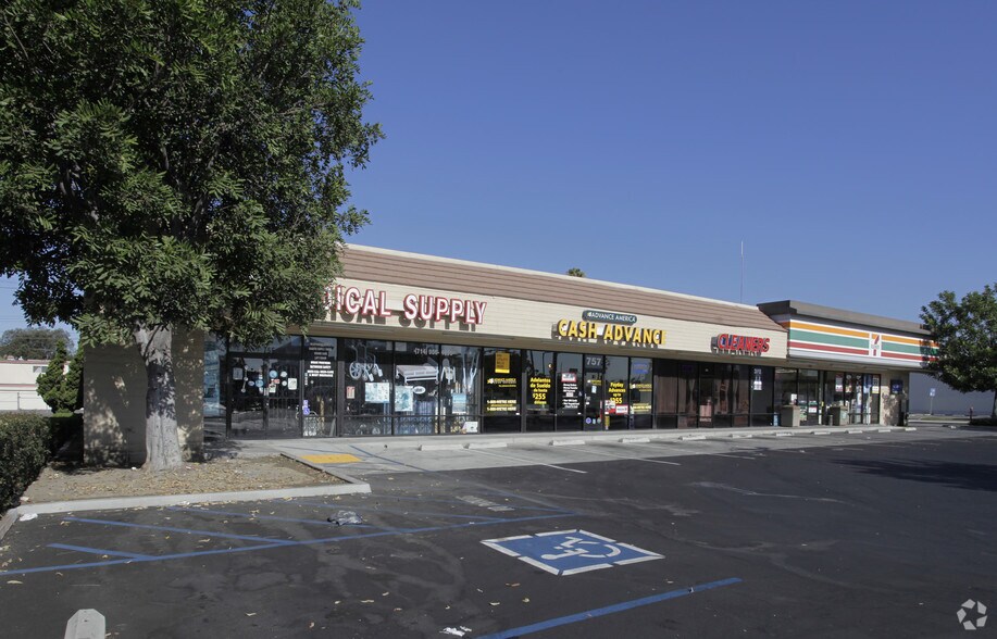 755-763 N Euclid St, Anaheim, CA à louer - Photo du bâtiment - Image 2 de 2