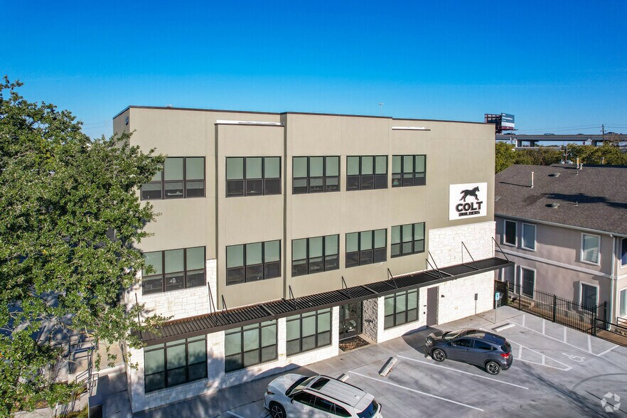 2204 Western Trails Blvd, Austin, TX à vendre - Photo du bâtiment - Image 2 de 21