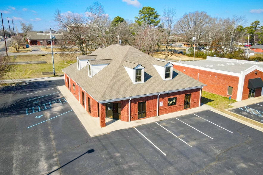 1123 16th Ave SE, Decatur, AL for lease - Primary Photo - Image 1 of 1