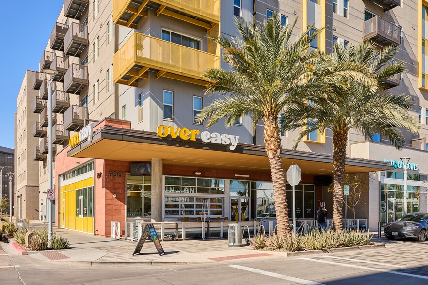 777 S Novus Pl, Tempe, AZ à louer - Photo du bâtiment - Image 3 de 6