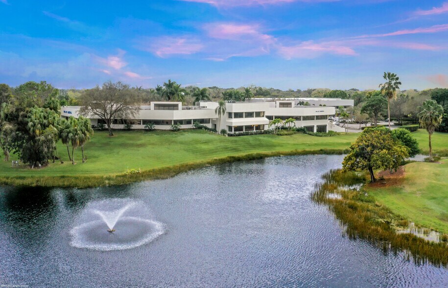 100 Avenue of Champions, Palm Beach Gardens, FL à louer - Photo du bâtiment - Image 1 de 9