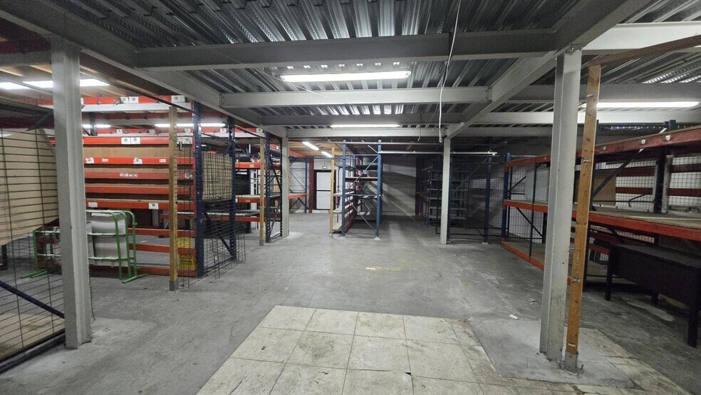 Office in La Farlède for lease - Interior Photo - Image 1 of 5