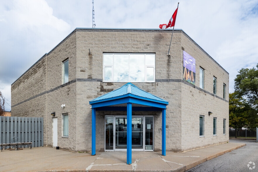 867 St. Laurent Blvd, Ottawa, ON for sale - Building Photo - Image 2 of 4