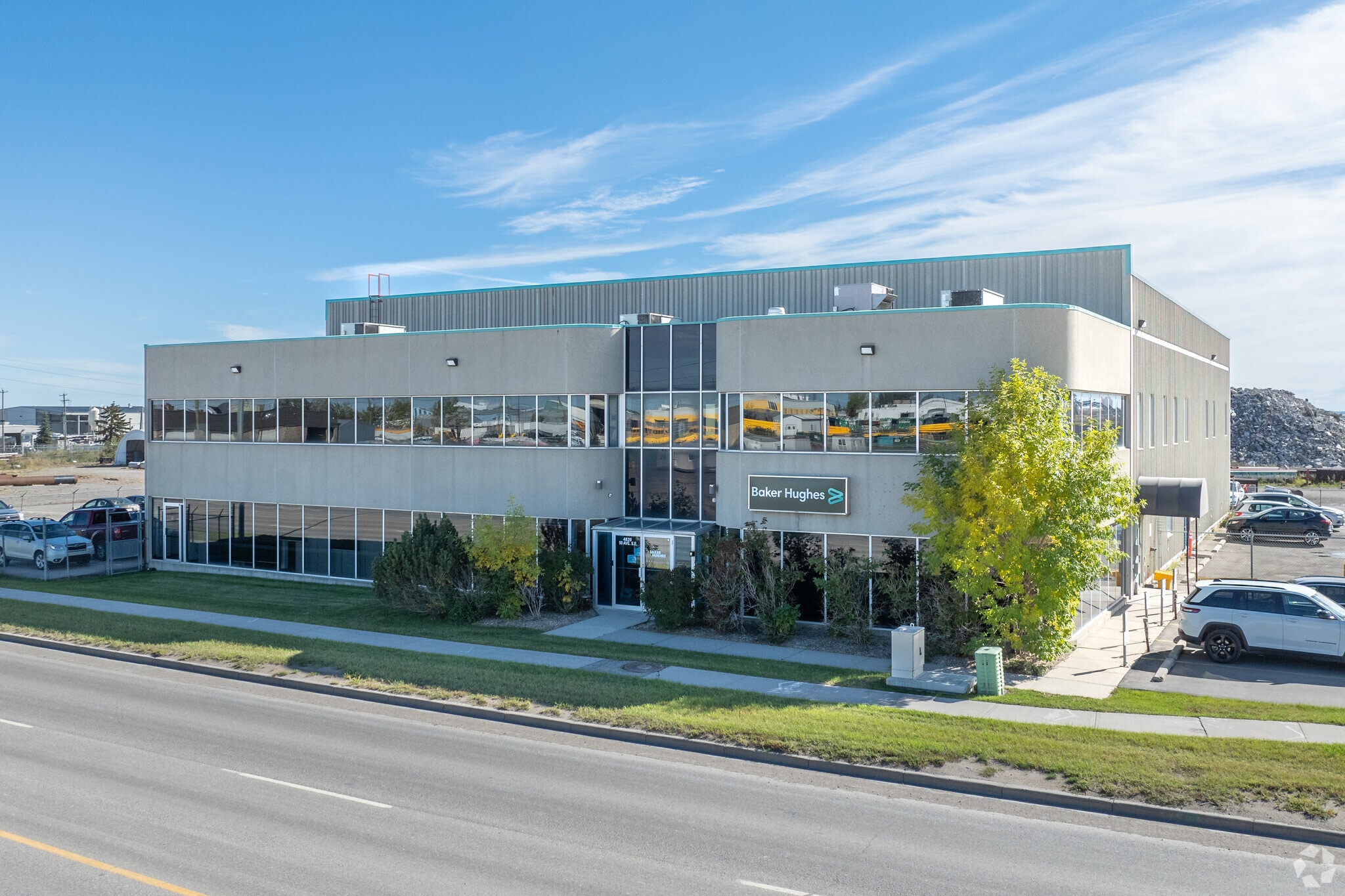 4839 90th Ave SE, Calgary, AB for sale Primary Photo- Image 1 of 11