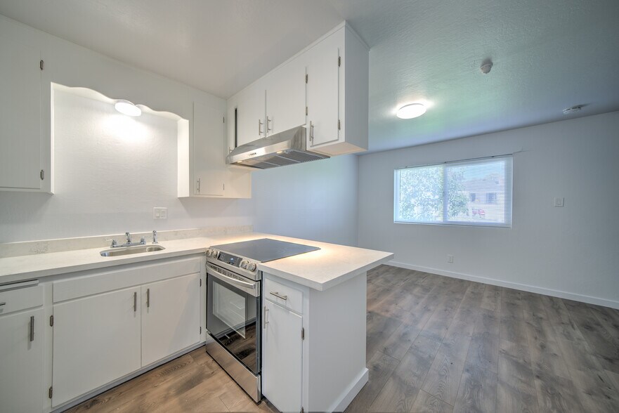 408 Keller St, Petaluma, CA à vendre - Photo intérieure - Image 2 de 26