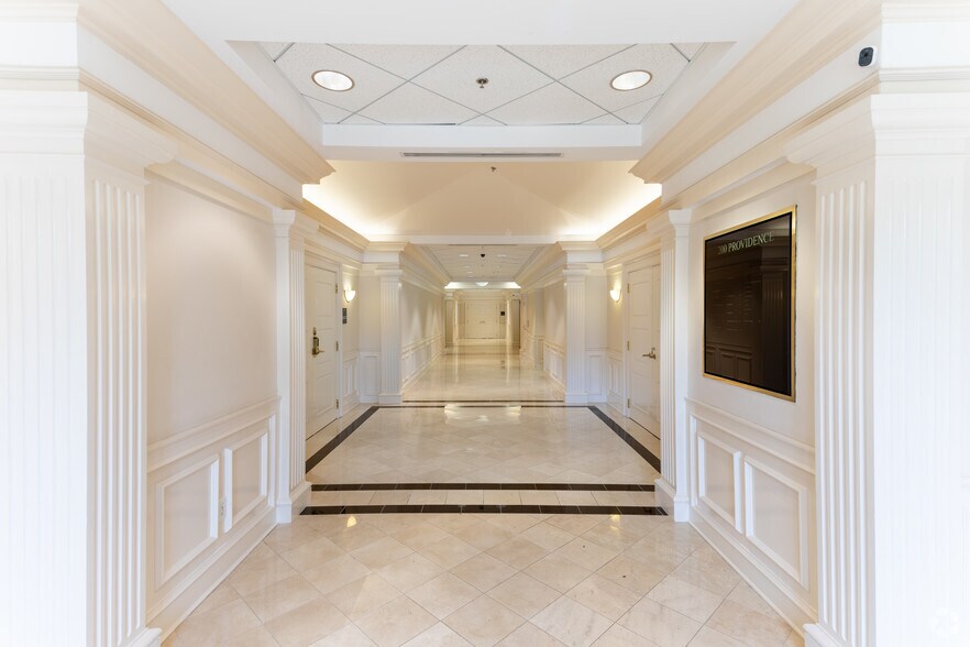 200 Providence Rd, Charlotte, NC à louer - Photo intérieure - Image 2 de 5