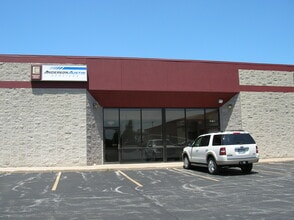 3045 E Chestnut Expy, Springfield, MO à louer Photo intérieure- Image 1 de 3